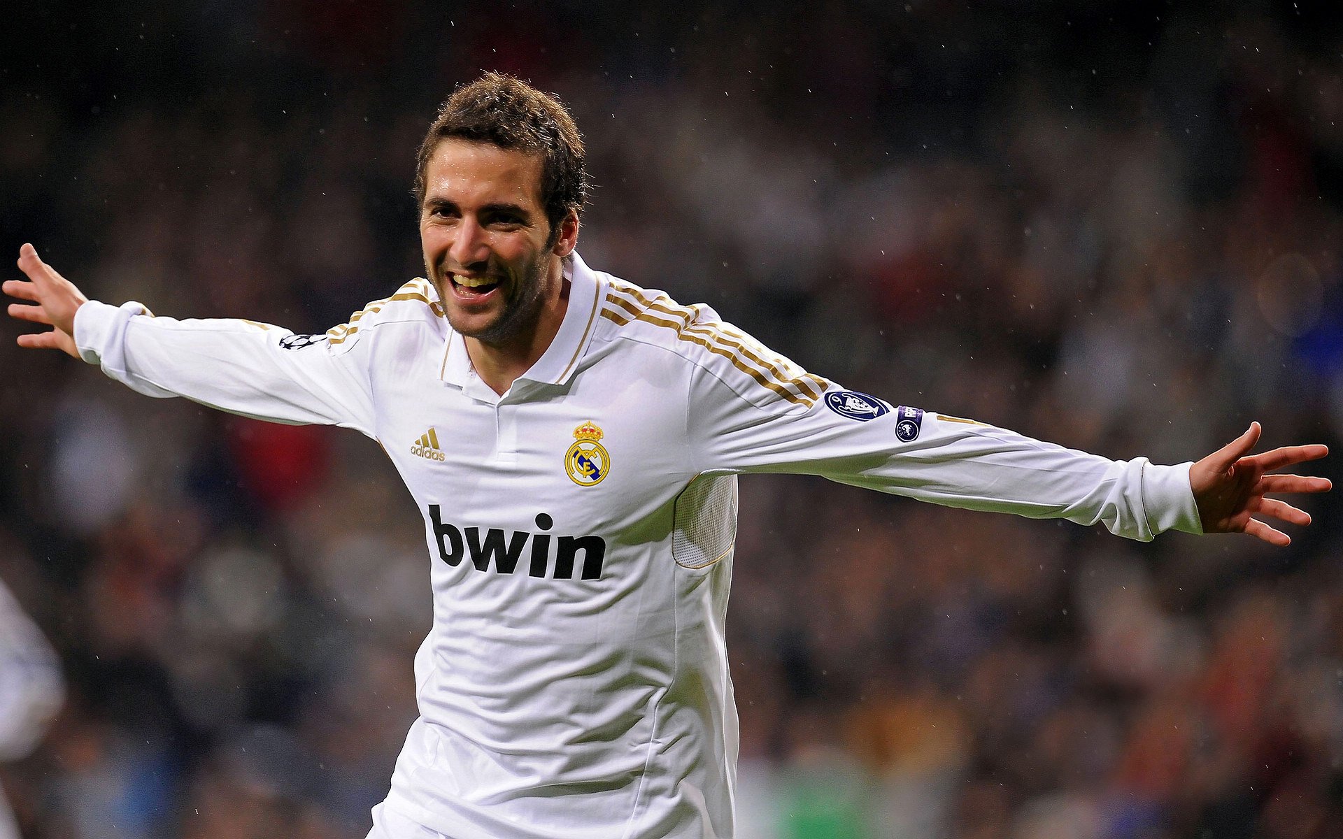 纽伦堡球队集结训练，备战下轮比赛的挑战，纽伦堡足球队